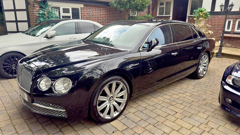 Black 2015 Bentley Flying Spur automatic sedan For Sale
